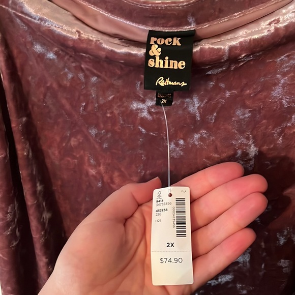 Reitmans crushed velvet dress - Picture 3 of 4